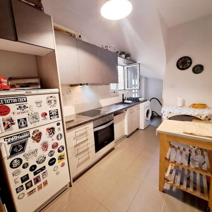 Apartament 20' From The Airport,20' From The Center Of Ateny Zewnętrze zdjęcie