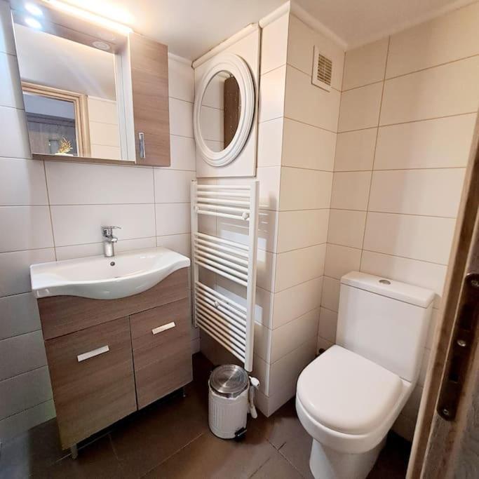 Apartament 20' From The Airport,20' From The Center Of Ateny Zewnętrze zdjęcie